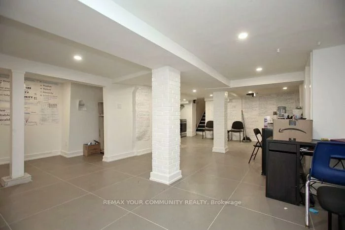 617, Vaughn, Oakwood Village, Toronto