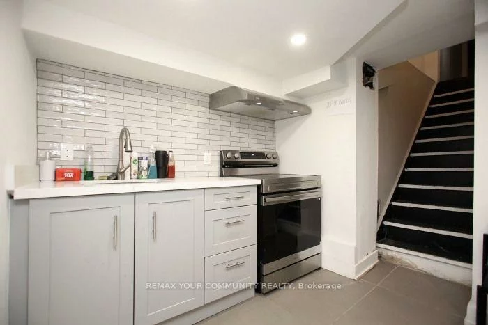 617, Vaughn, Oakwood Village, Toronto