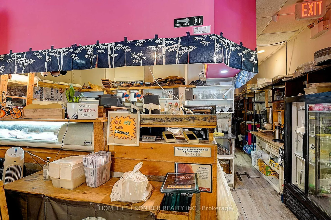 482, Bloor, Annex, Toronto