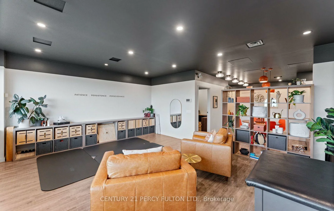 220, Duncan Mill, St. Andrew-Windfields, Toronto