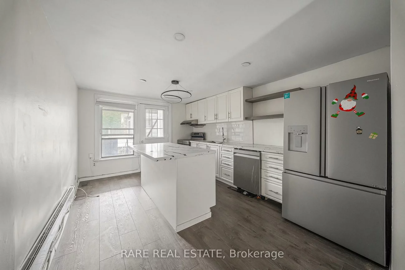 200, Bathurst, Trinity-Bellwoods, Toronto