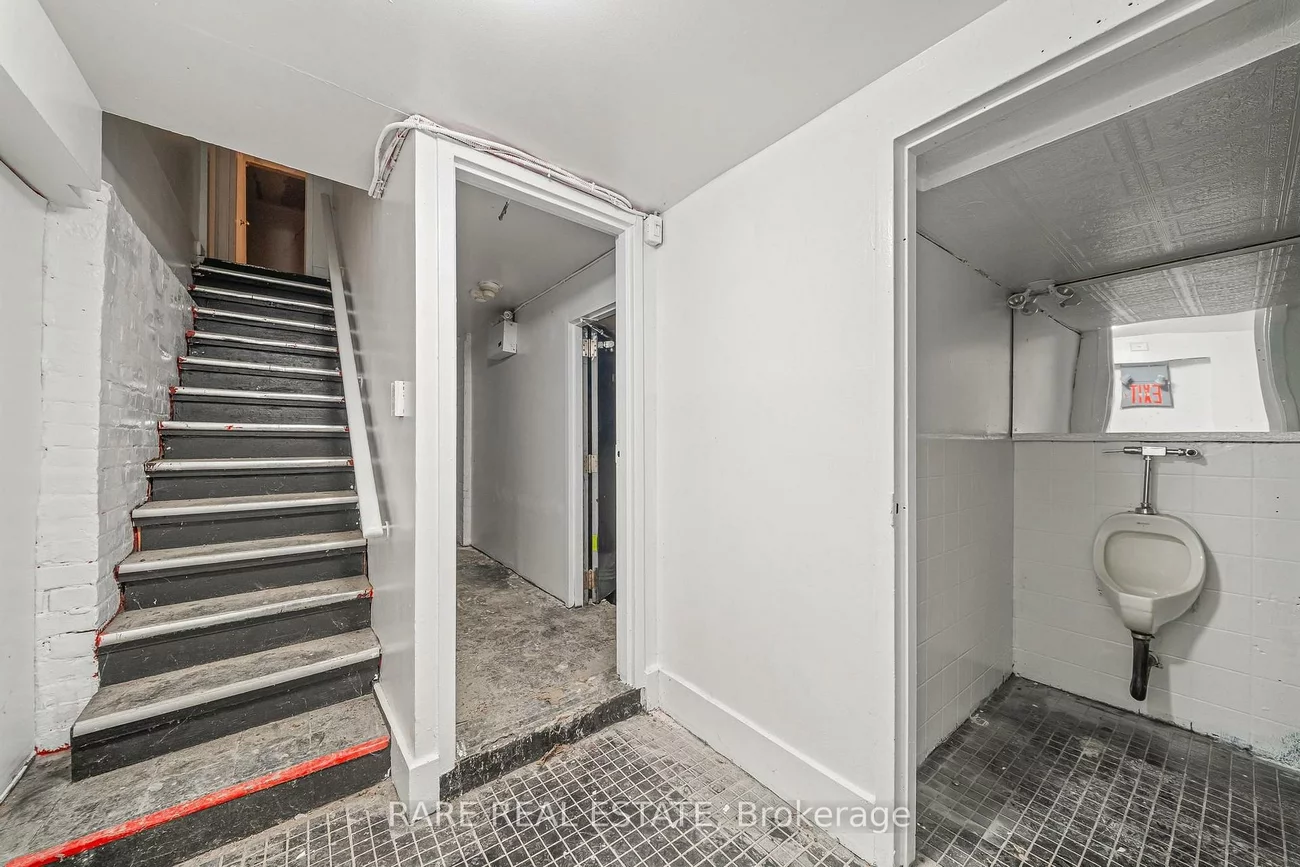 200, Bathurst, Trinity-Bellwoods, Toronto