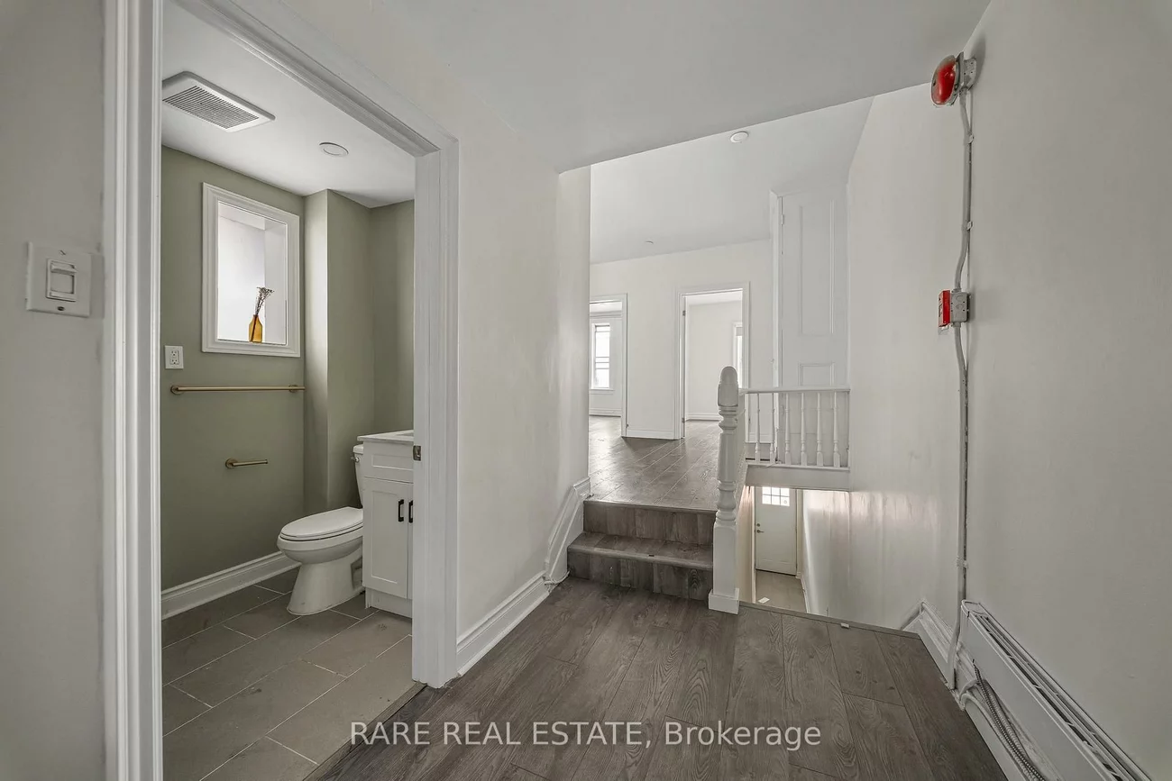 200, Bathurst, Trinity-Bellwoods, Toronto