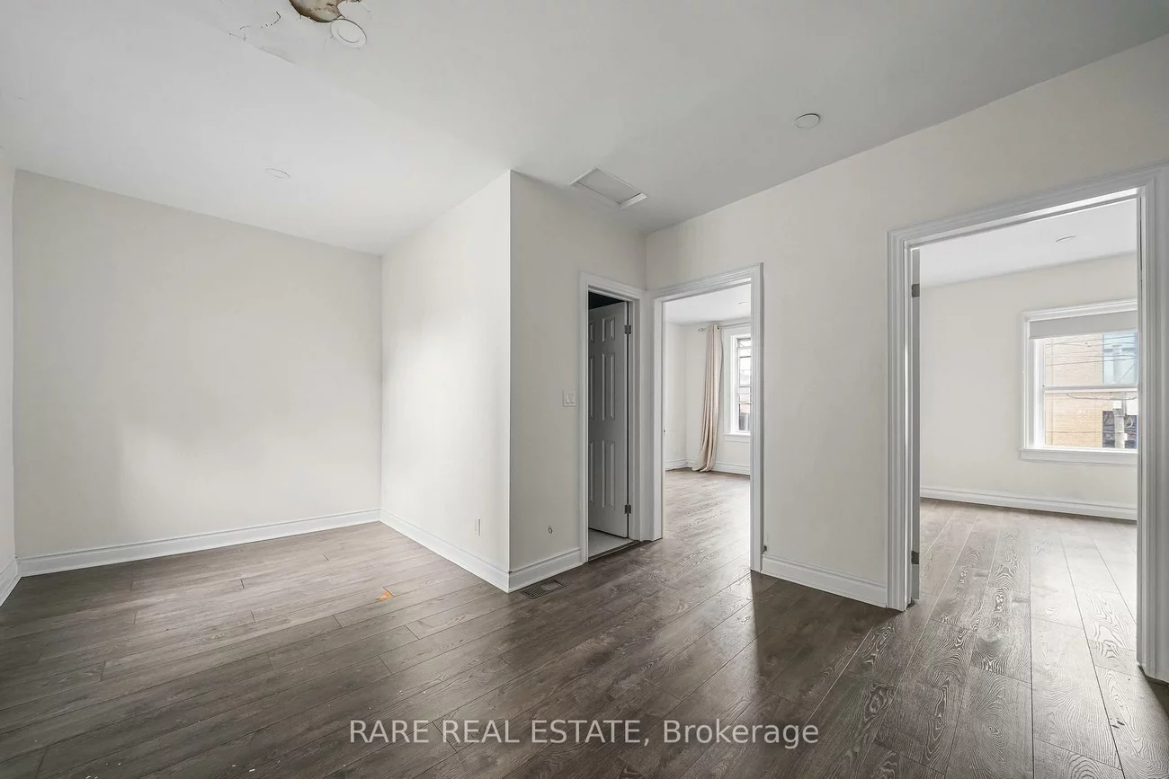 200, Bathurst, Trinity-Bellwoods, Toronto