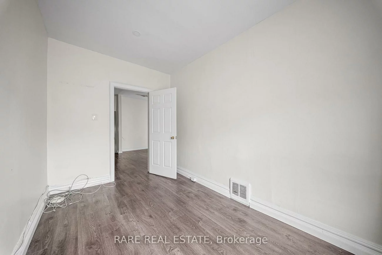 200, Bathurst, Trinity-Bellwoods, Toronto