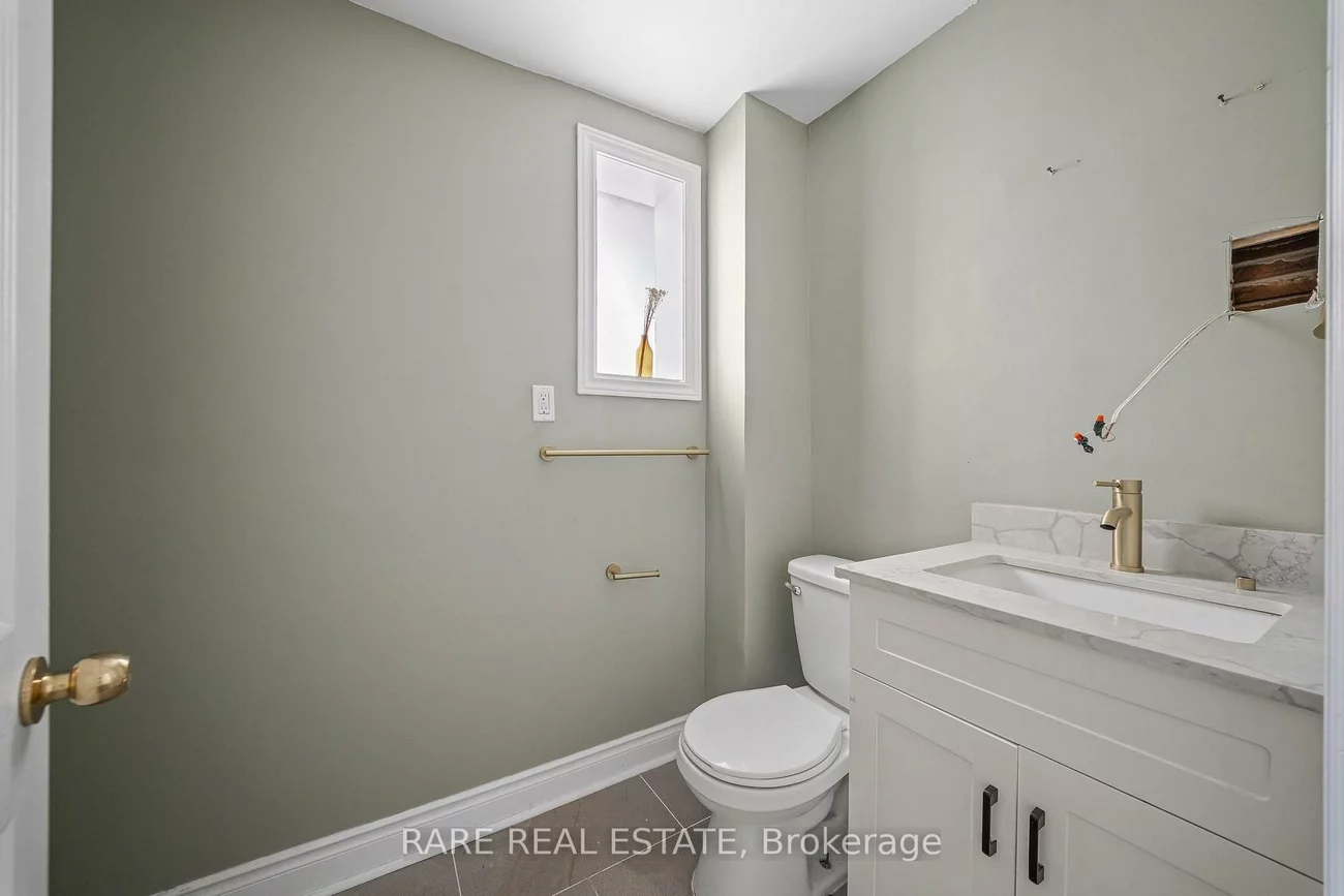 200, Bathurst, Trinity-Bellwoods, Toronto