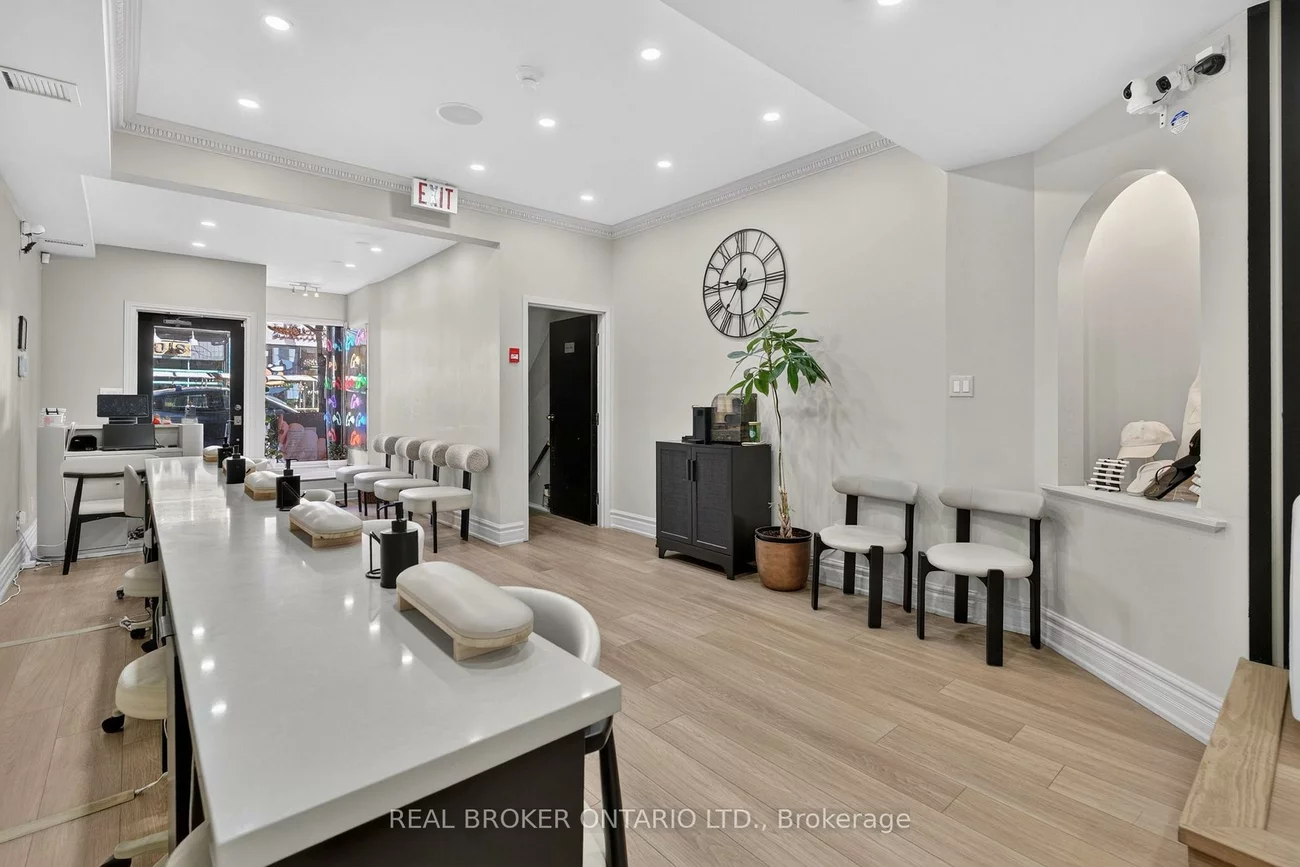 803, Dundas, Trinity-Bellwoods, Toronto