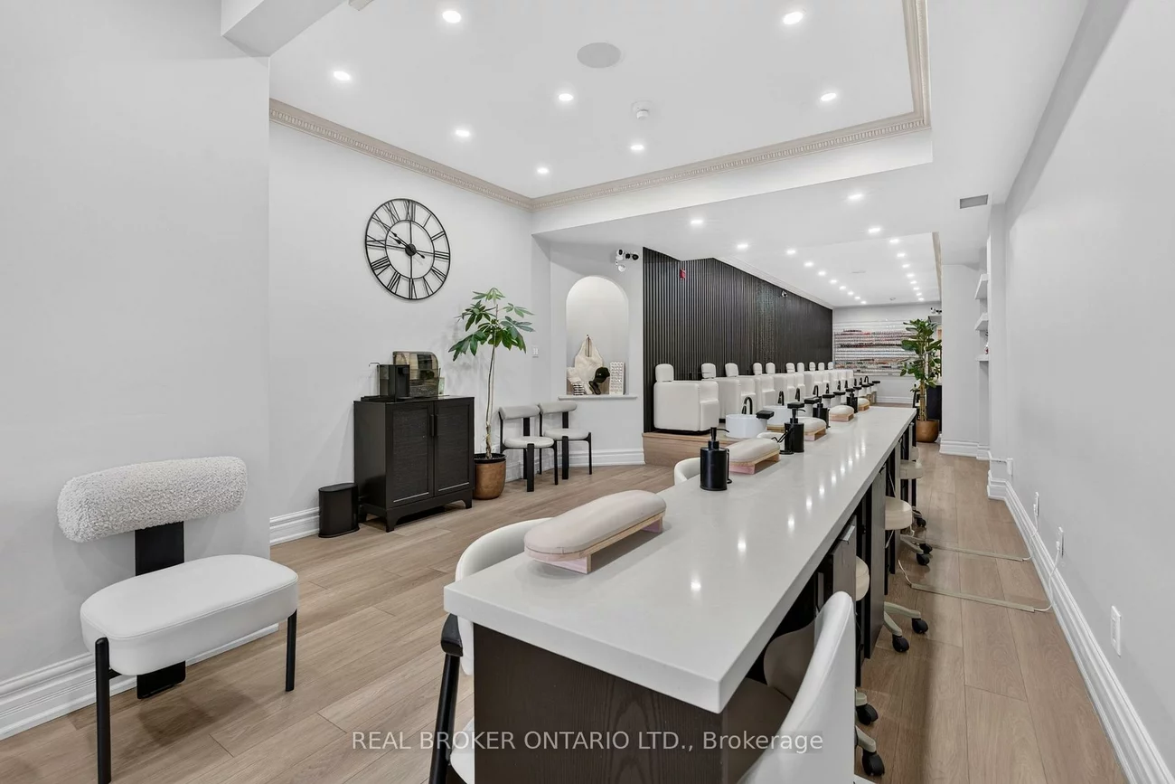 803, Dundas, Trinity-Bellwoods, Toronto