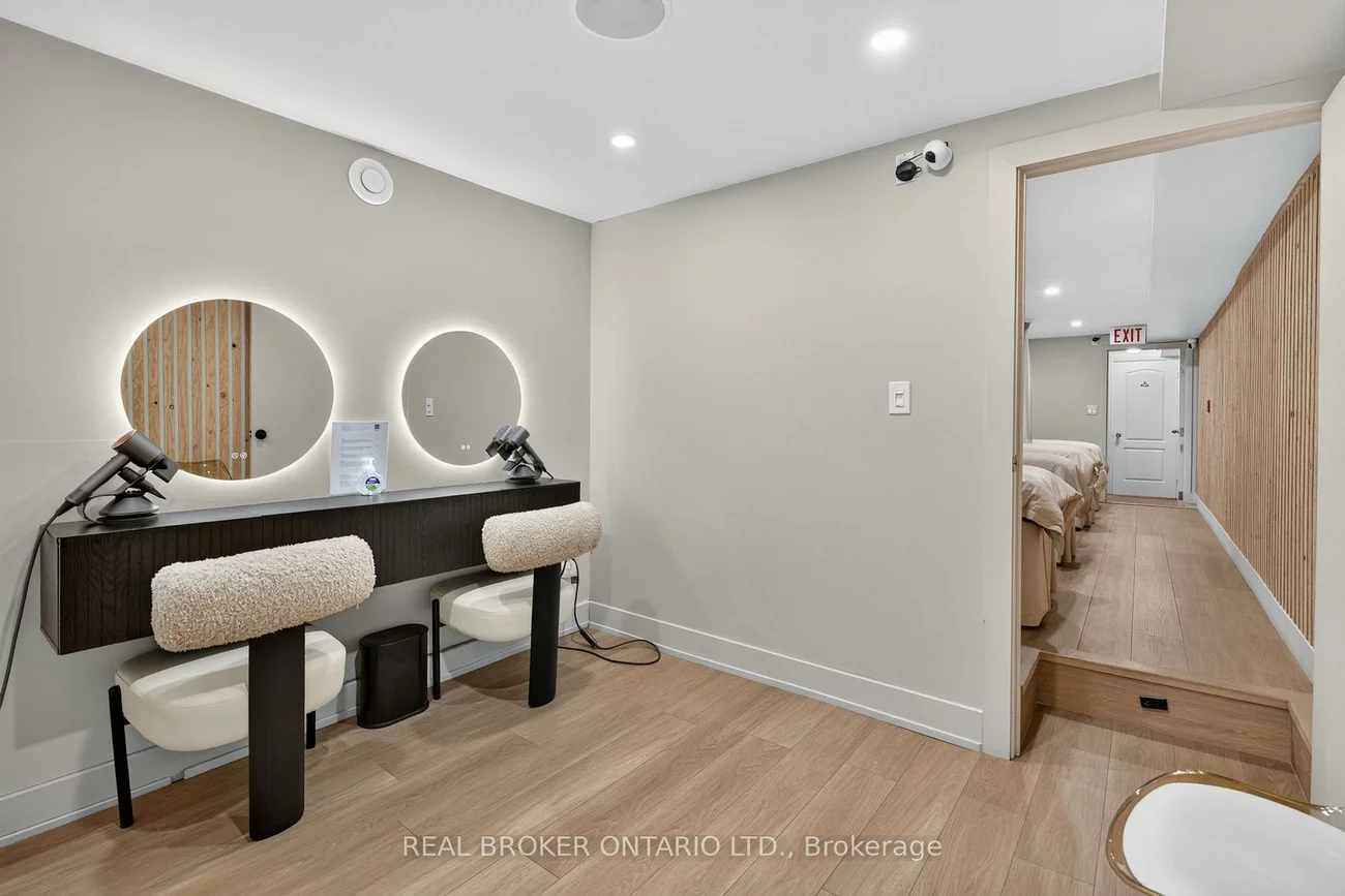 803, Dundas, Trinity-Bellwoods, Toronto