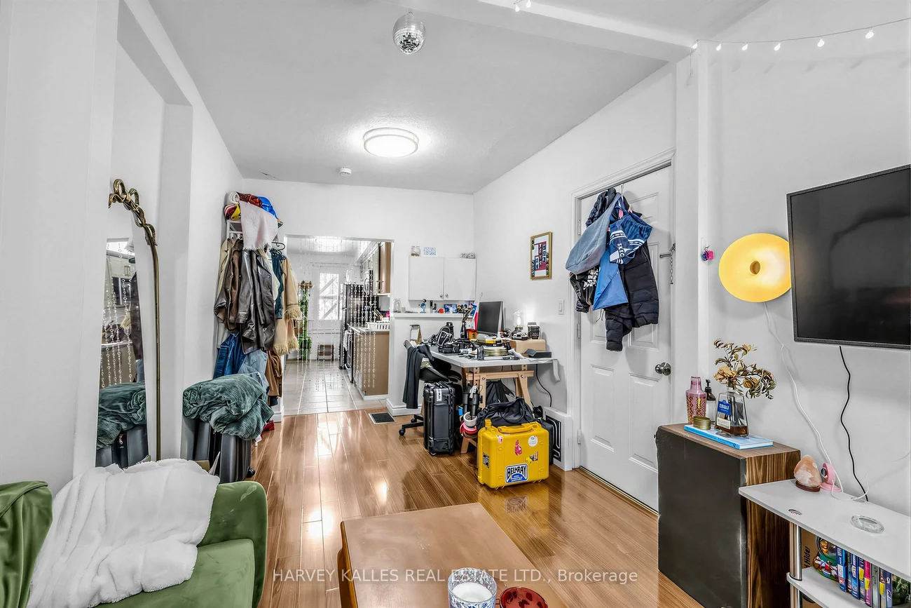 506, Adelaide, Waterfront Communities C1, Toronto