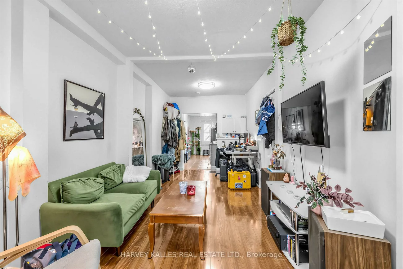 506, Adelaide, Waterfront Communities C1, Toronto