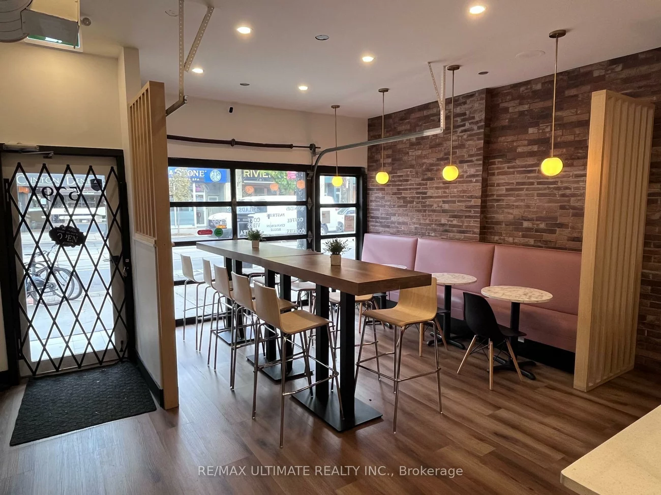 579, College, Trinity-Bellwoods, Toronto