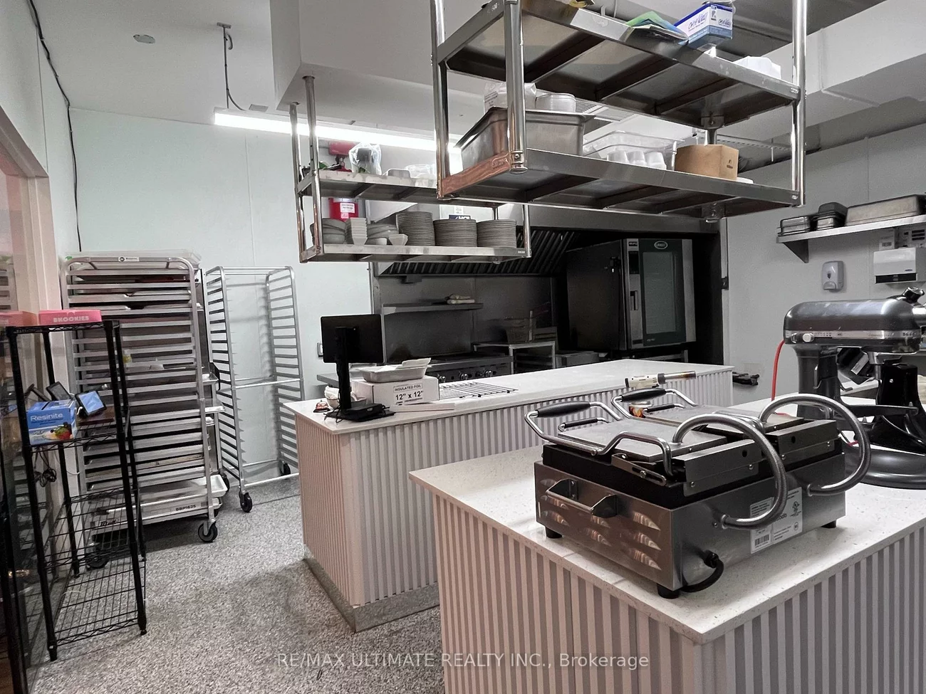 579, College, Trinity-Bellwoods, Toronto