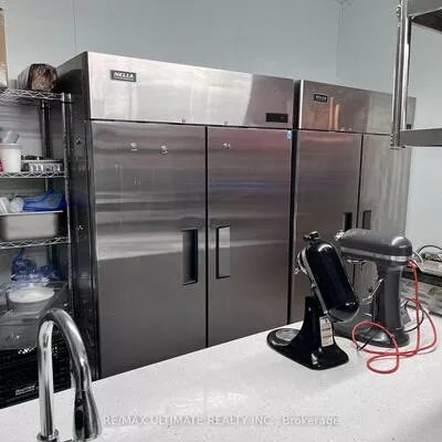 Commercial for sale, 579, College, Trinity-Bellwoods, Toronto