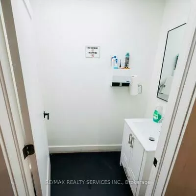 Commercial for sale, 201, Dundas, Moss Park, Toronto