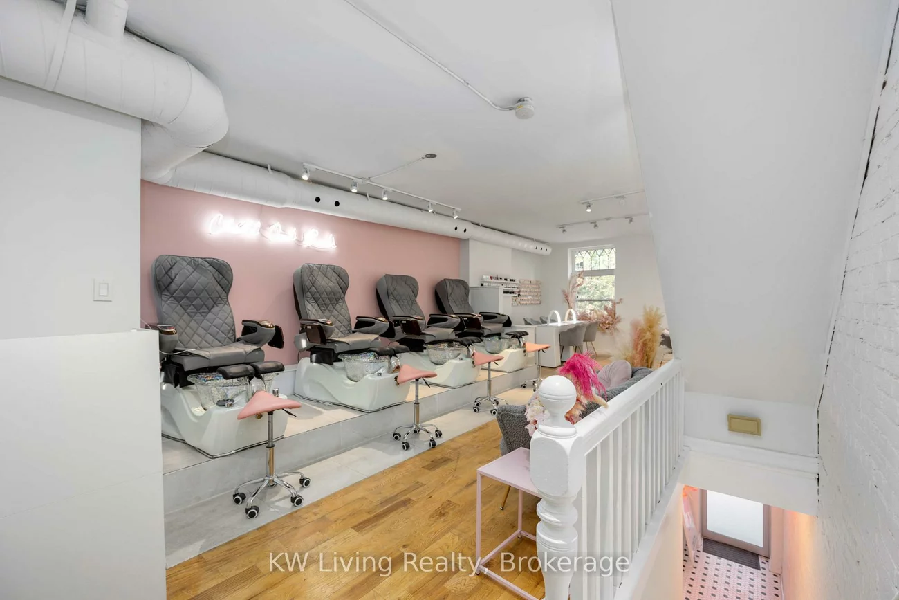 617, King, Waterfront Communities C1, Toronto