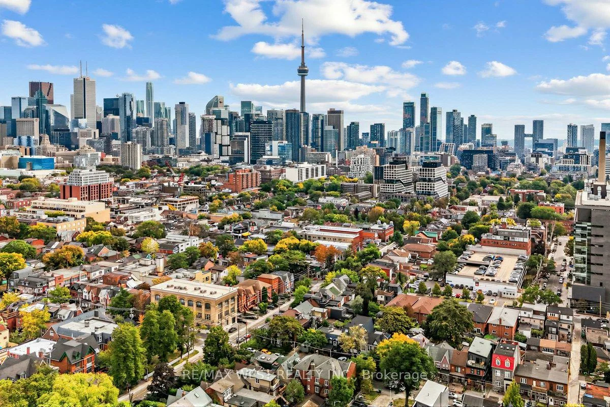 90, Oxford, Kensington-Chinatown, Toronto