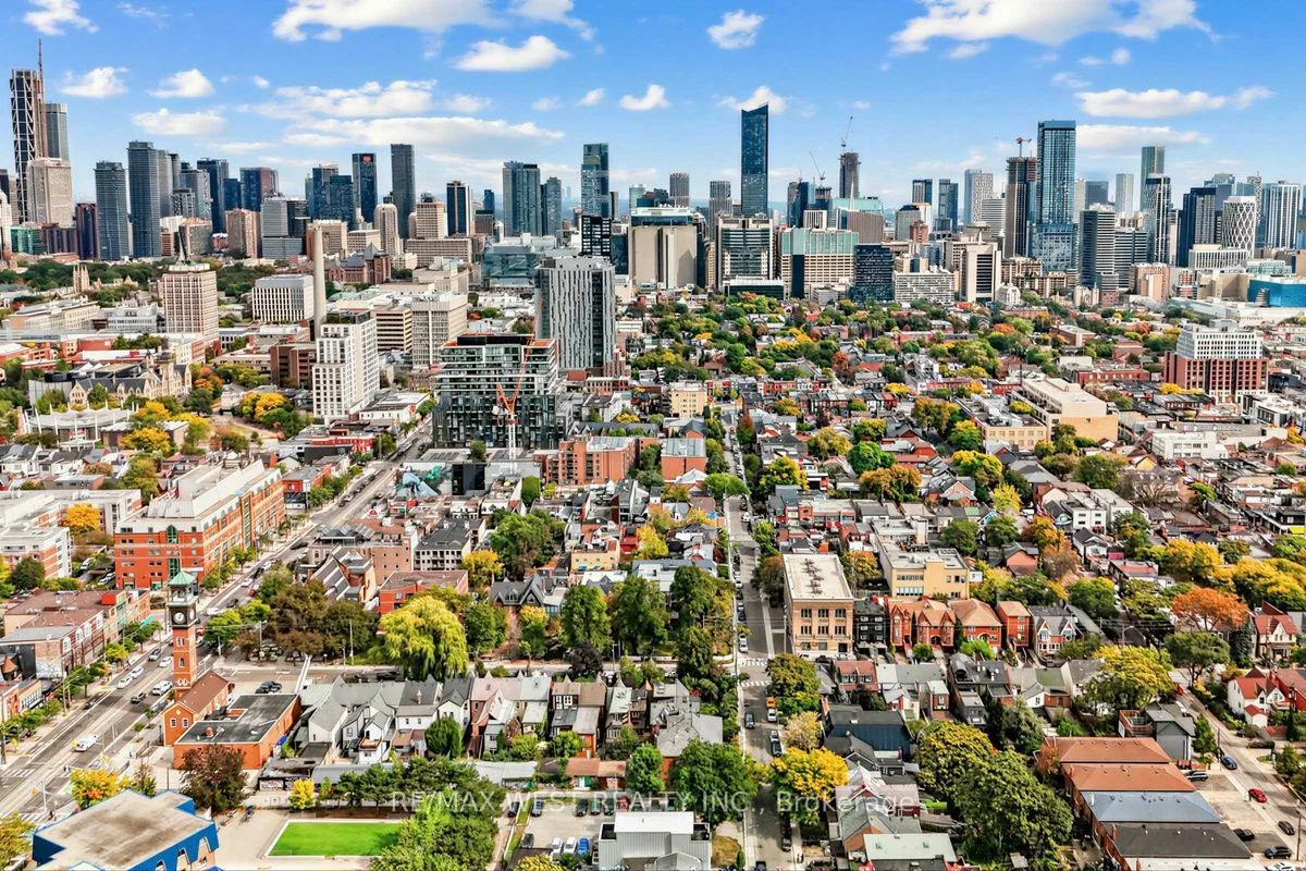 90, Oxford, Kensington-Chinatown, Toronto