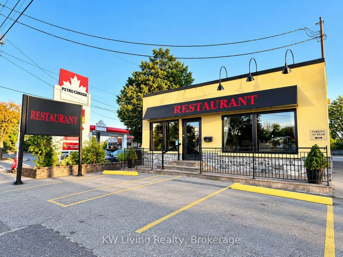 911, Sheppard, Clanton Park, Toronto