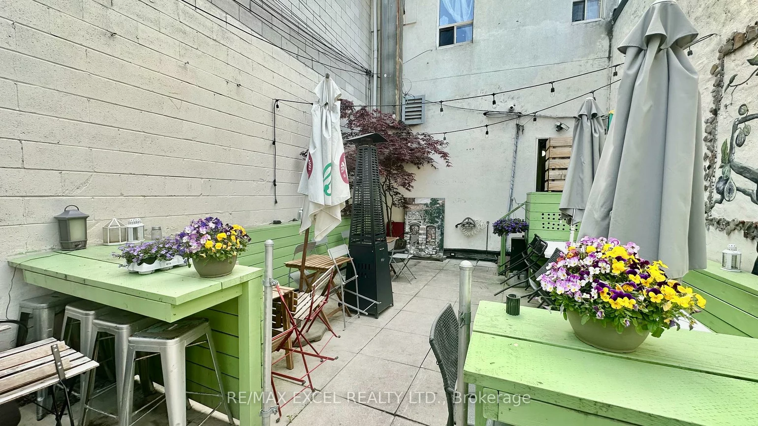 676, Queen, Trinity-Bellwoods, Toronto