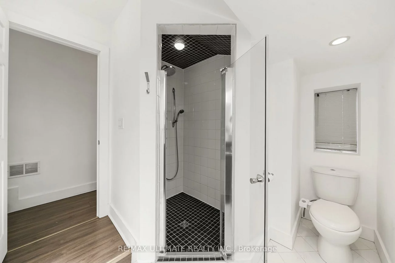 831, Queen, Niagara, Toronto