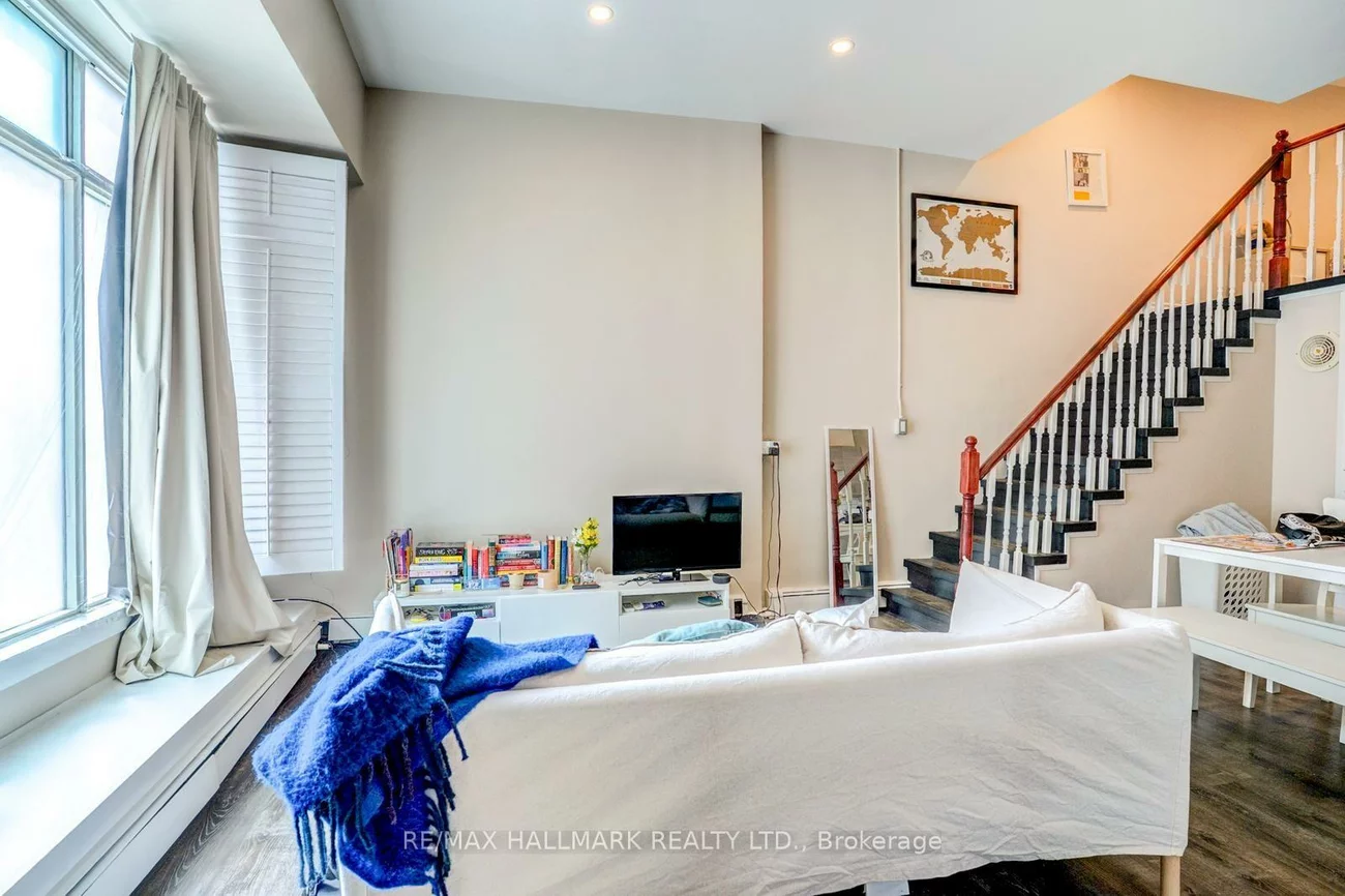 282, Avenue, Casa Loma, Toronto