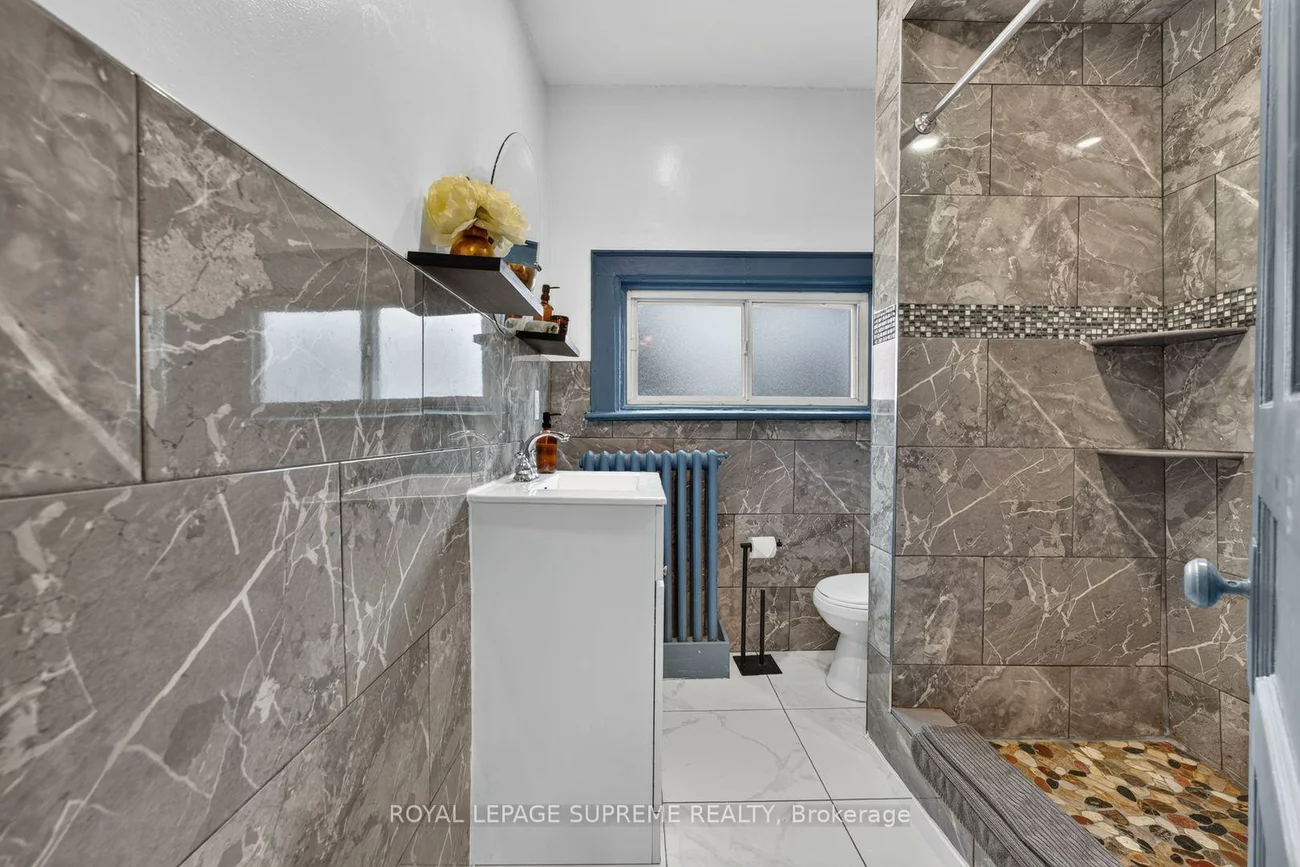 626, Manning, Palmerston-Little Italy, Toronto