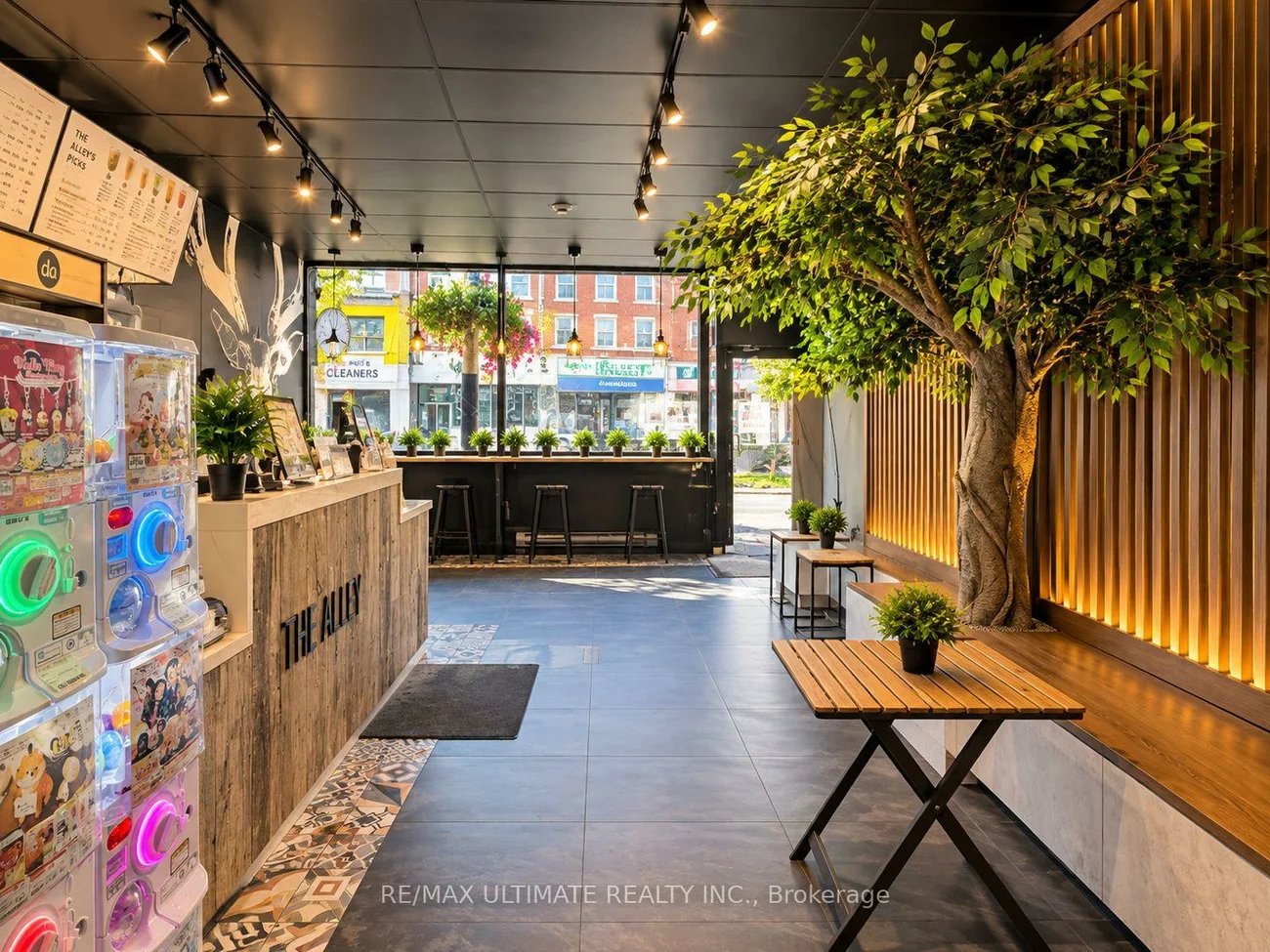 621, BLOOR, Palmerston-Little Italy, Toronto
