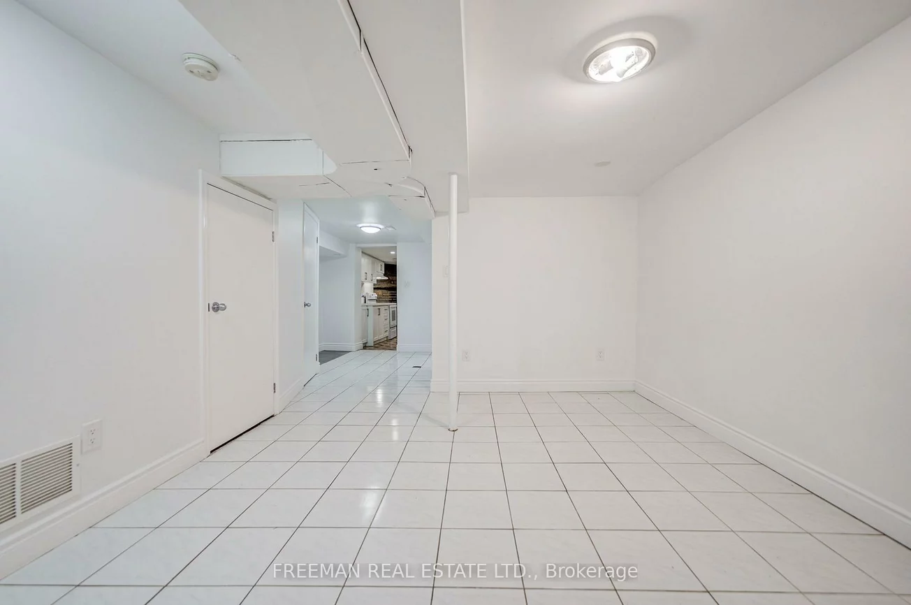 492, Manning, Palmerston-Little Italy, Toronto
