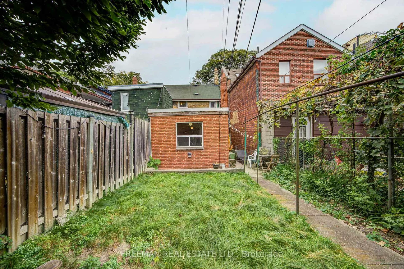 492, Manning, Palmerston-Little Italy, Toronto