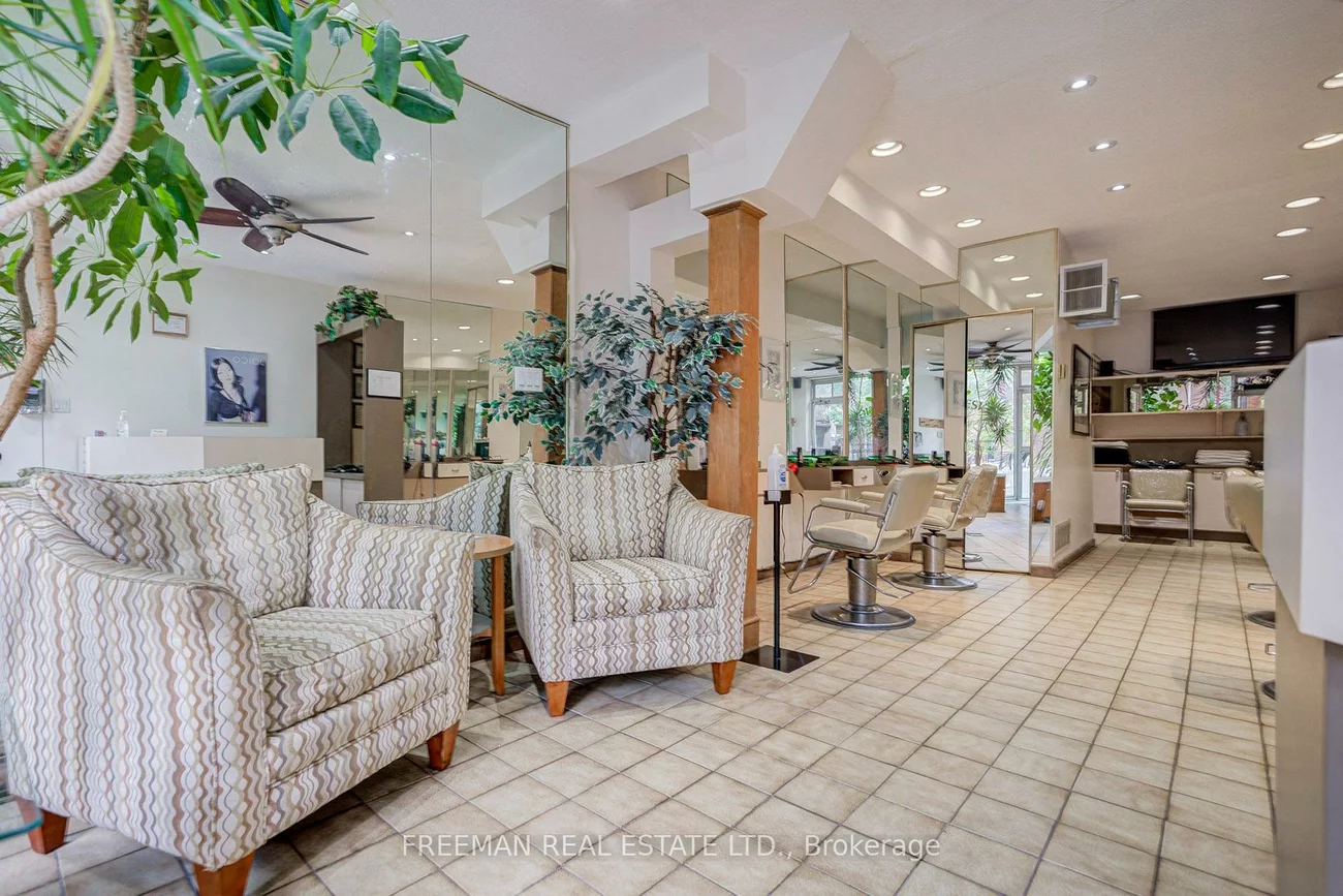 492, Manning, Palmerston-Little Italy, Toronto