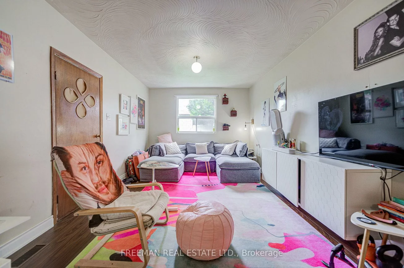 492, Manning, Palmerston-Little Italy, Toronto