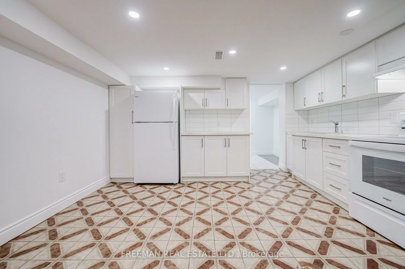492, Manning, Palmerston-Little Italy, Toronto