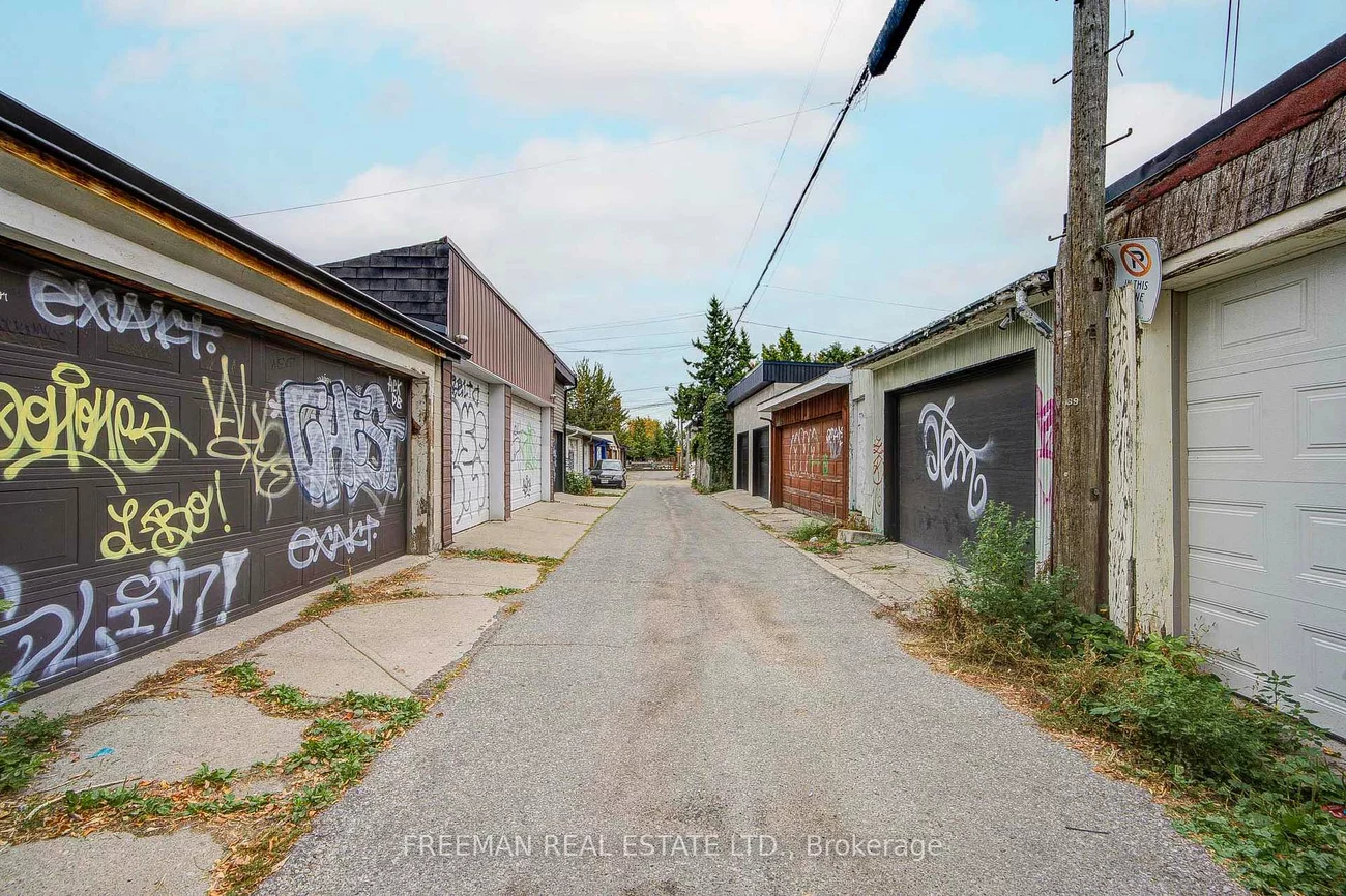 492, Manning, Palmerston-Little Italy, Toronto