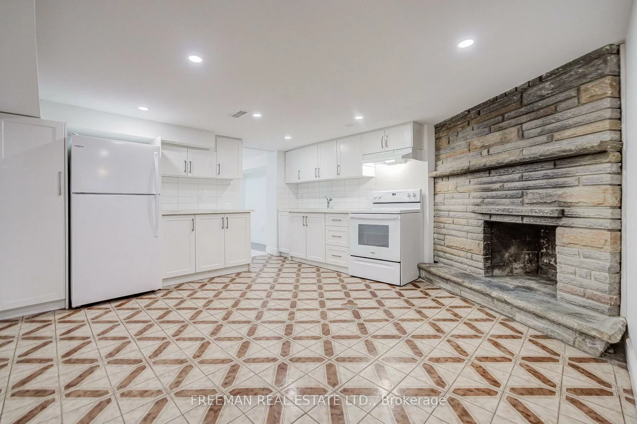 492, Manning, Palmerston-Little Italy, Toronto