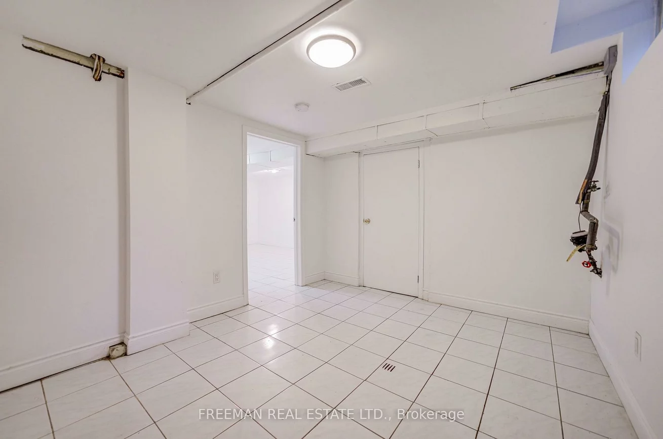 492, Manning, Palmerston-Little Italy, Toronto