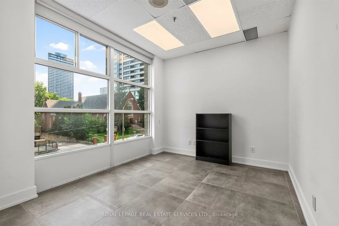 421, Bloor, North St. James Town, Toronto