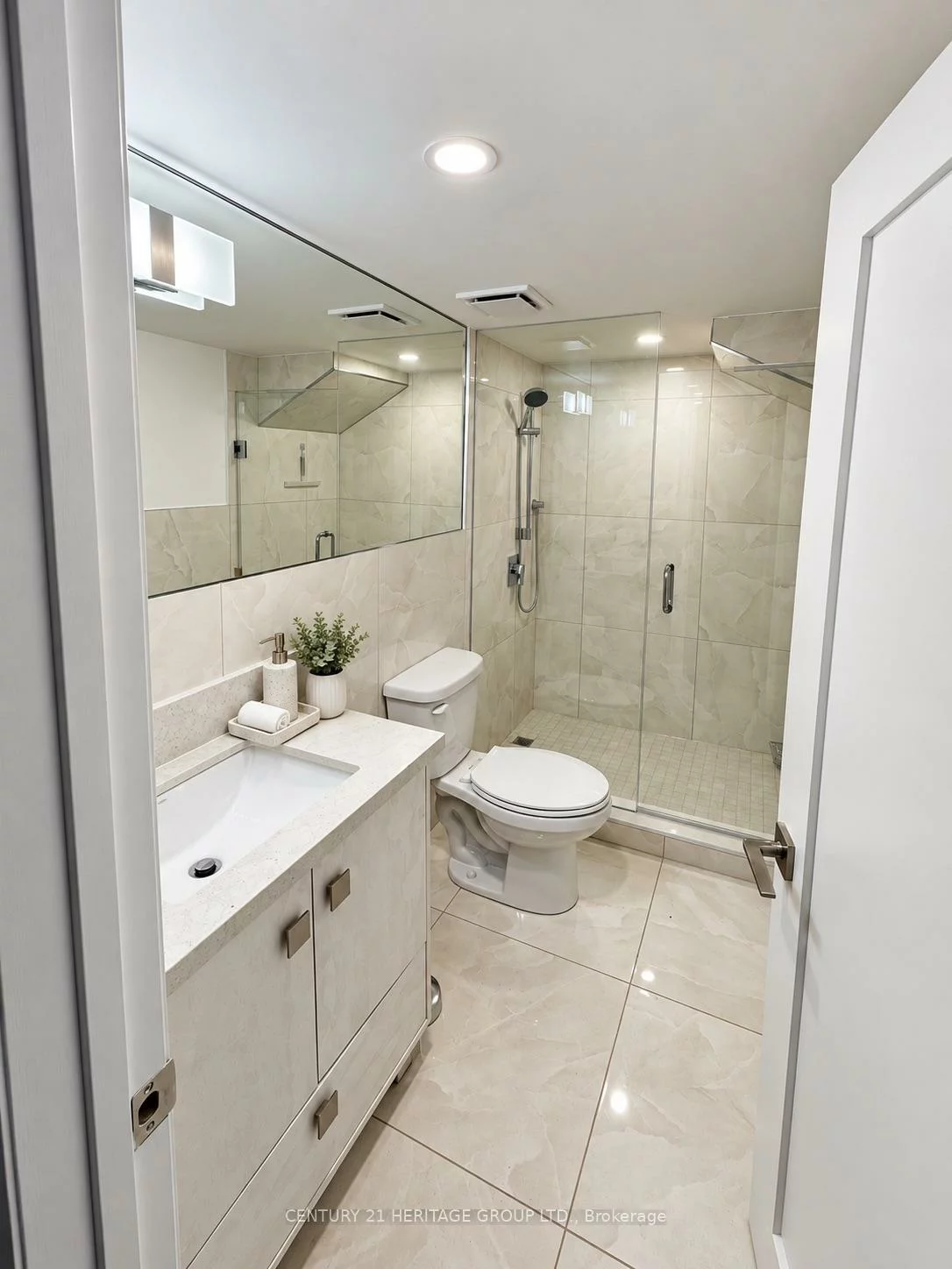 1618, Bayview, Leaside, Toronto