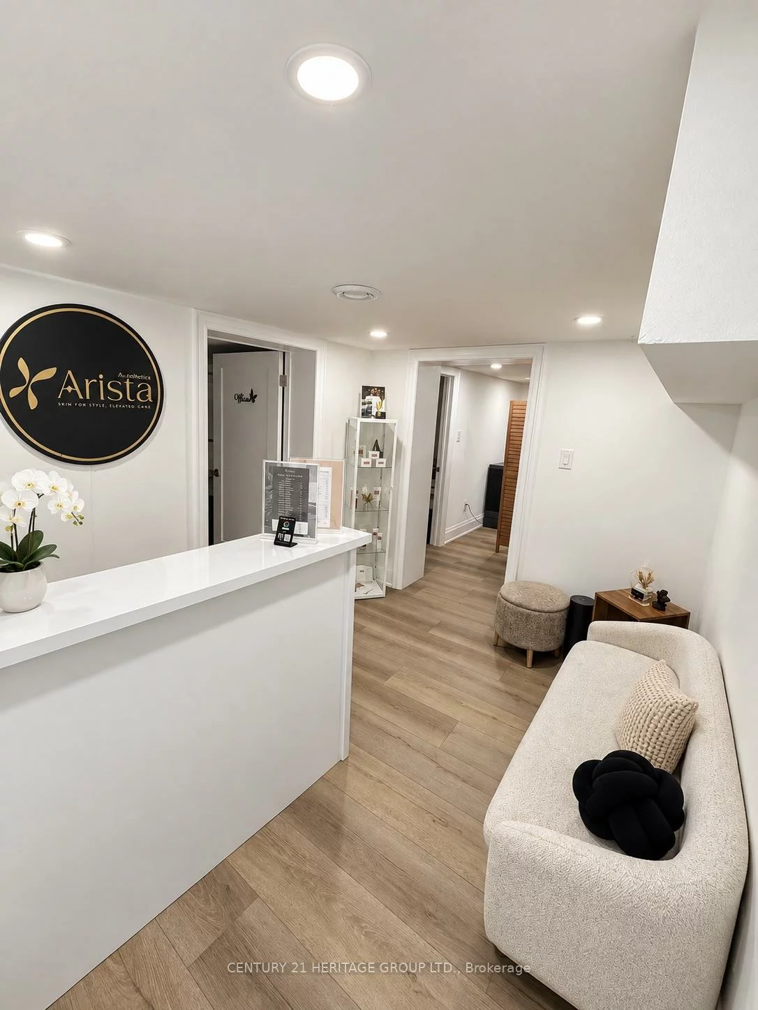 1618, Bayview, Leaside, Toronto