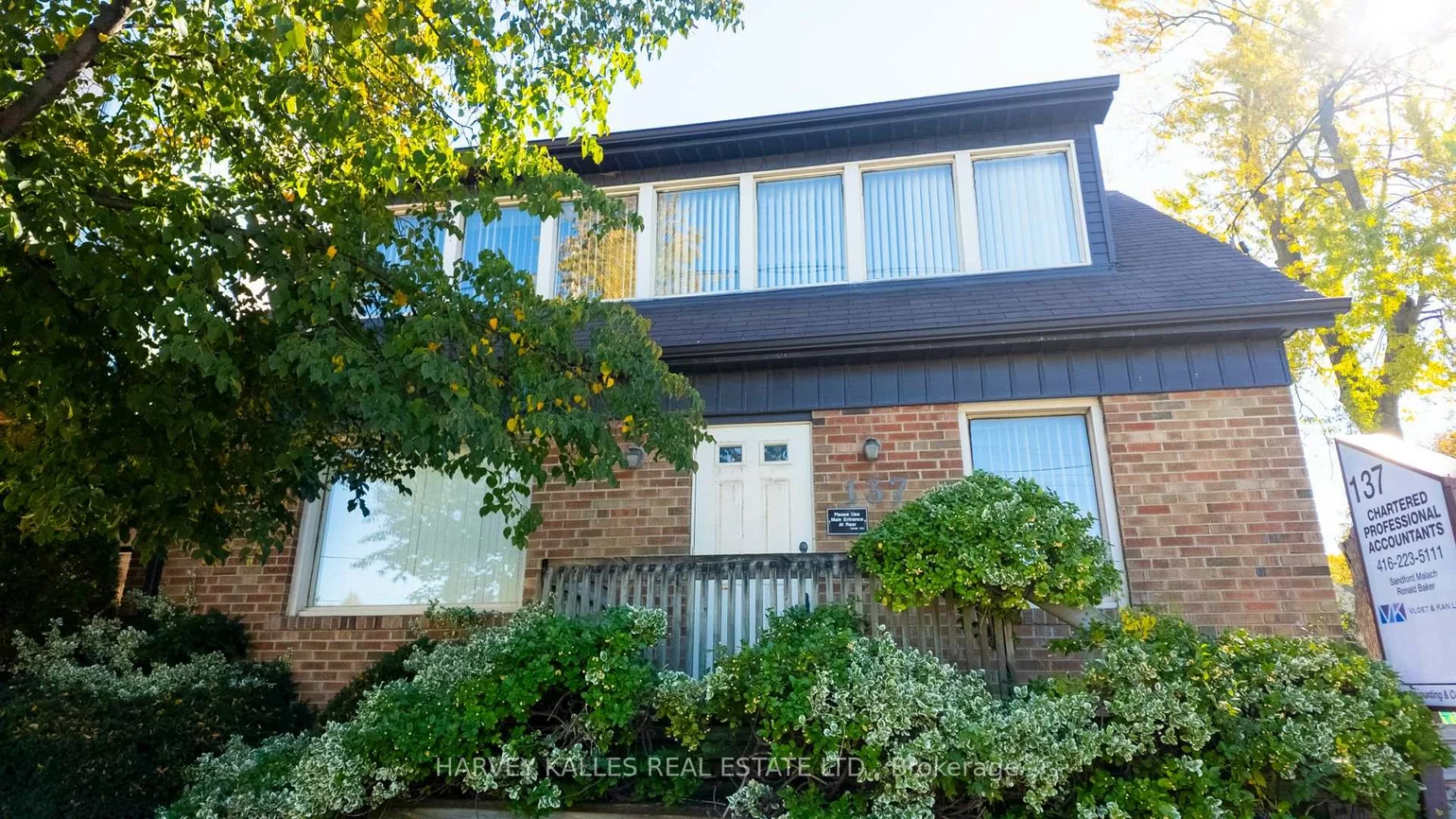 137, Sheppard, Willowdale East, Toronto