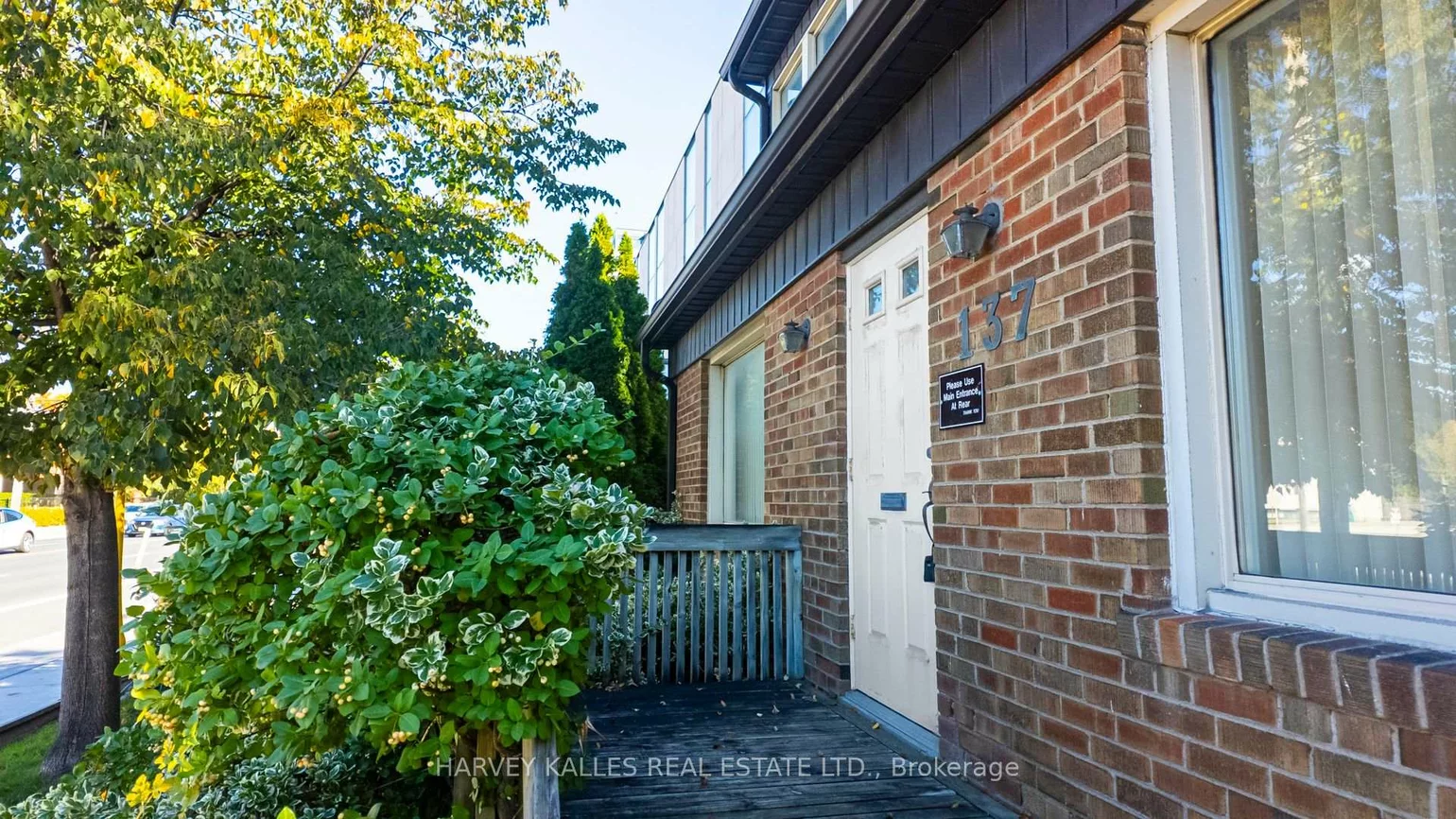 137, Sheppard, Willowdale East, Toronto