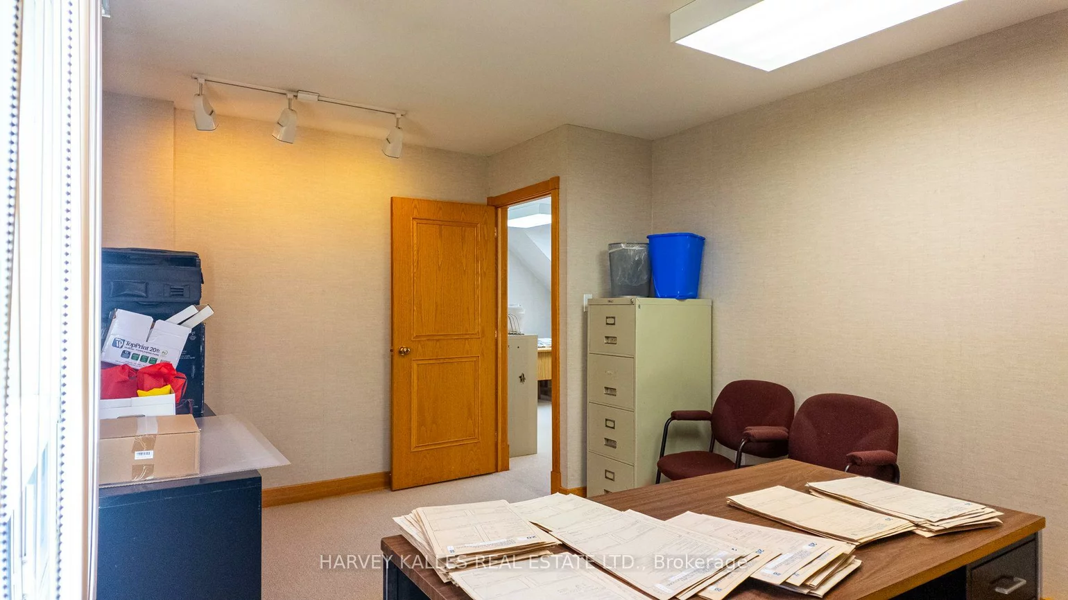 137, Sheppard, Willowdale East, Toronto