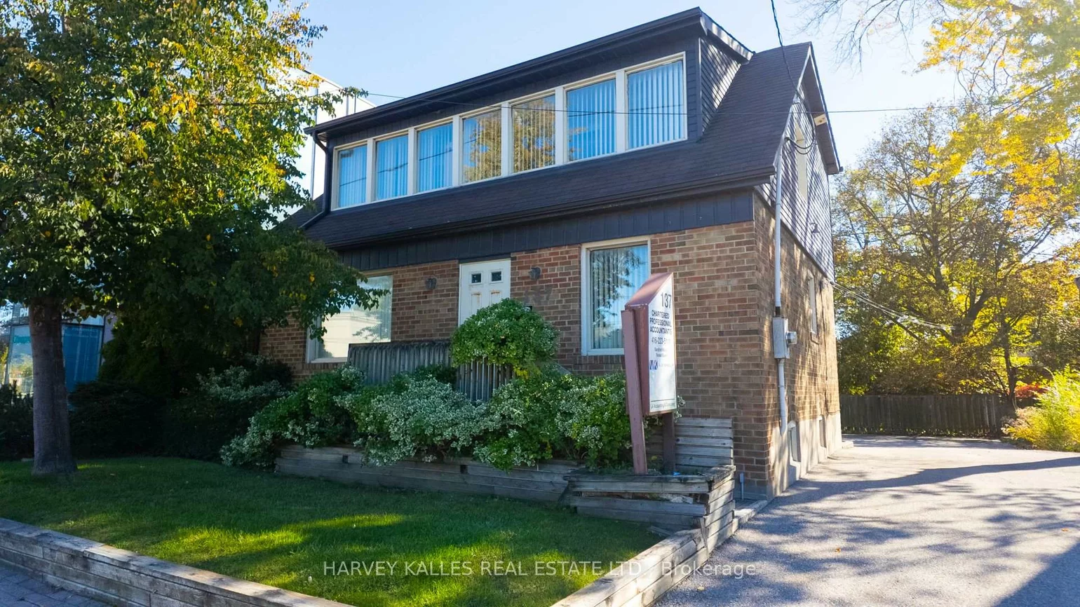 137, Sheppard, Willowdale East, Toronto