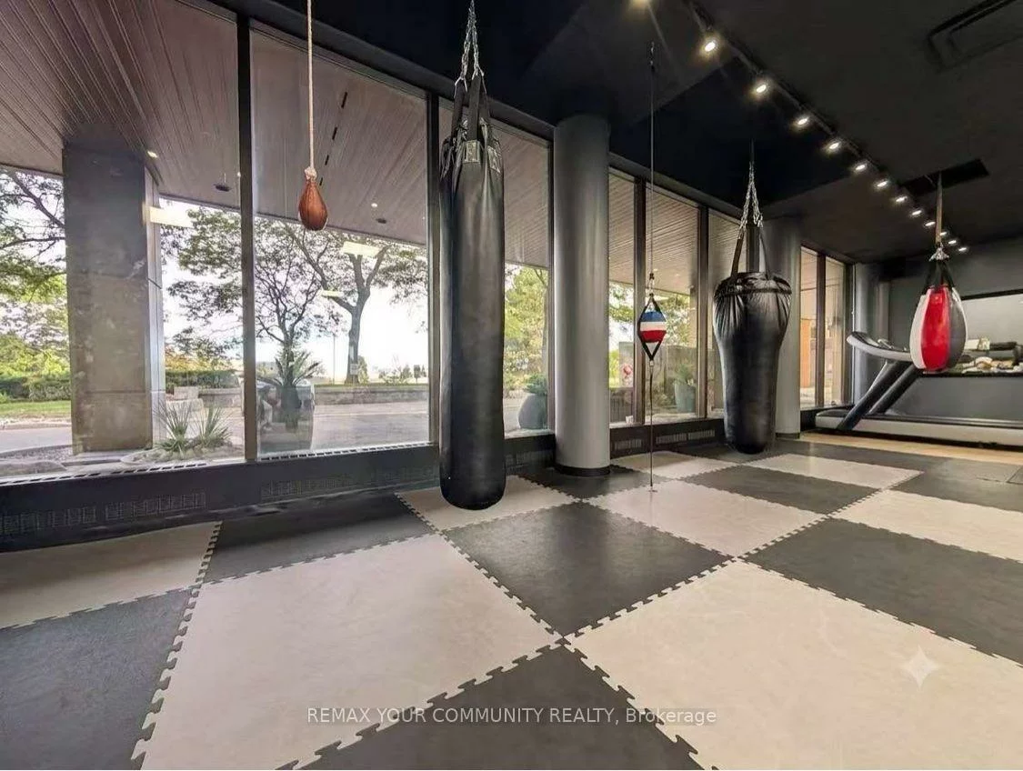 205, PLACER, Hillcrest Village, Toronto
