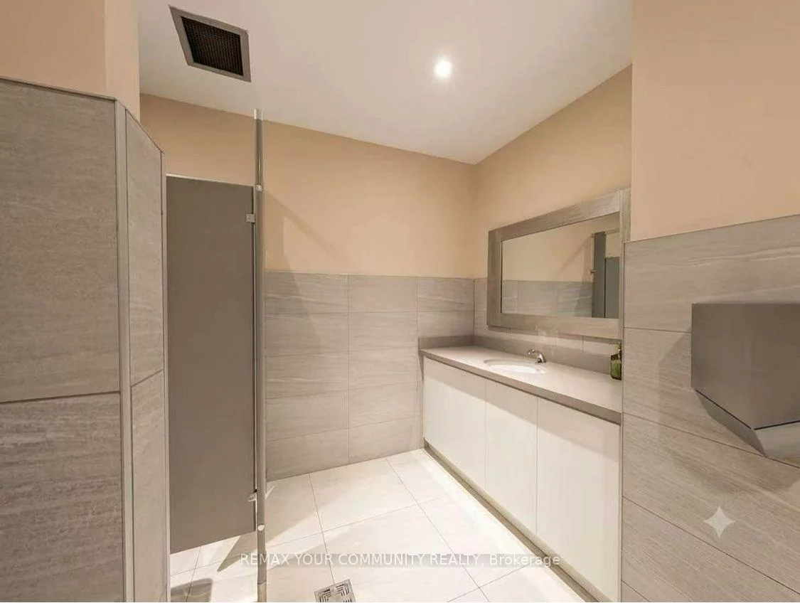 205, PLACER, Hillcrest Village, Toronto