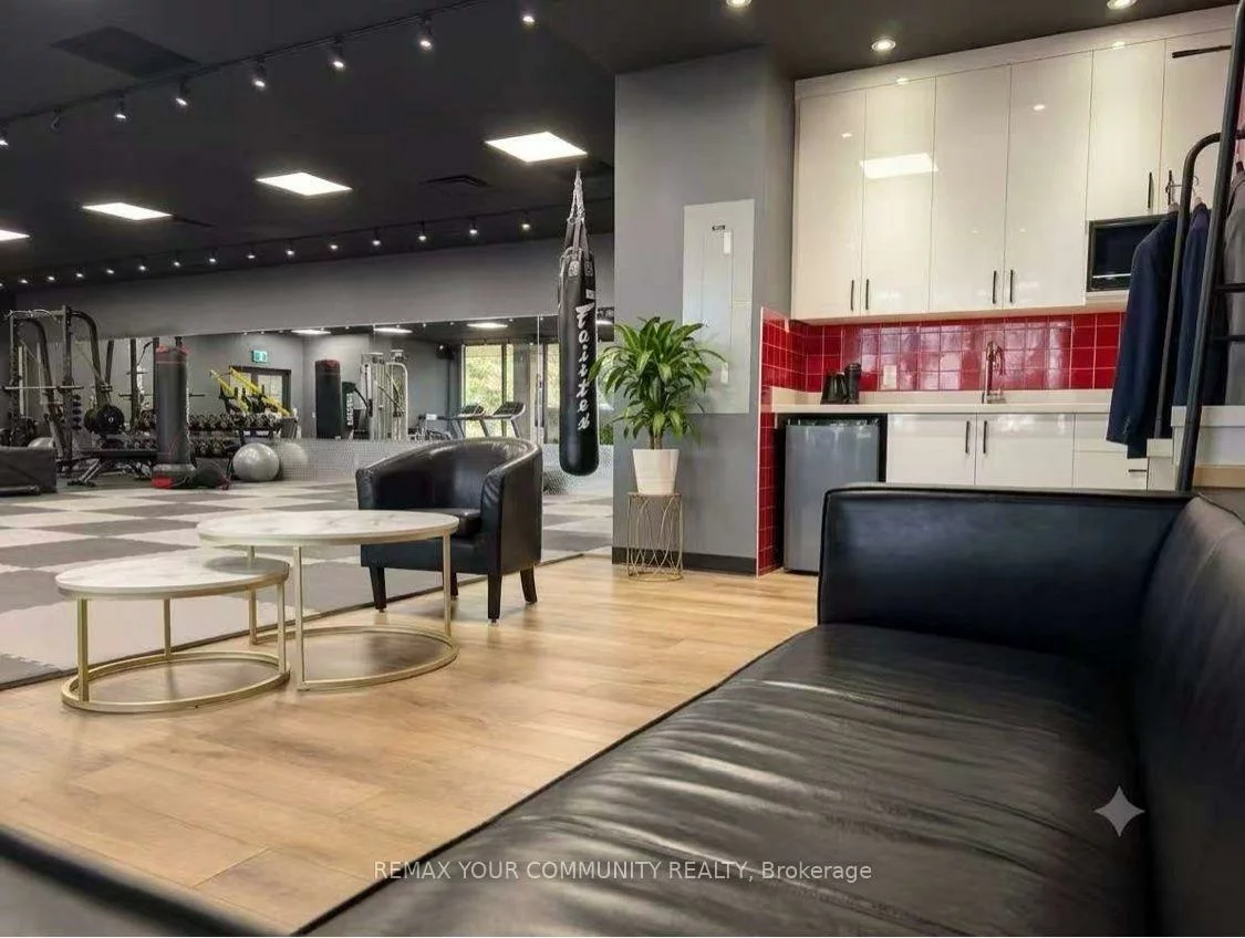 205, PLACER, Hillcrest Village, Toronto
