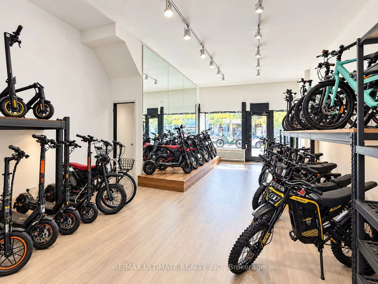 812, ST CLAIR, Oakwood Village, Toronto