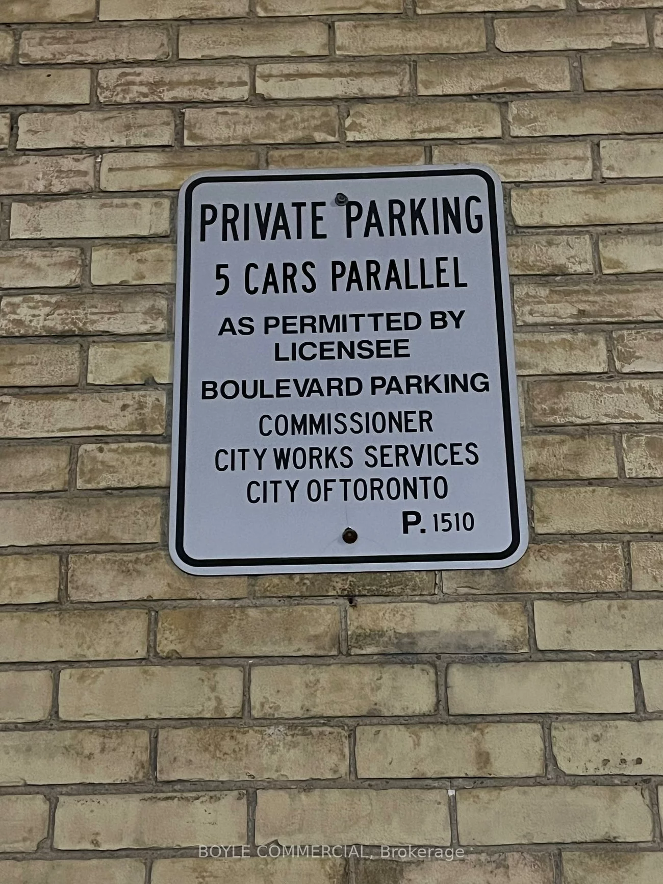 410, Dundas, Moss Park, Toronto