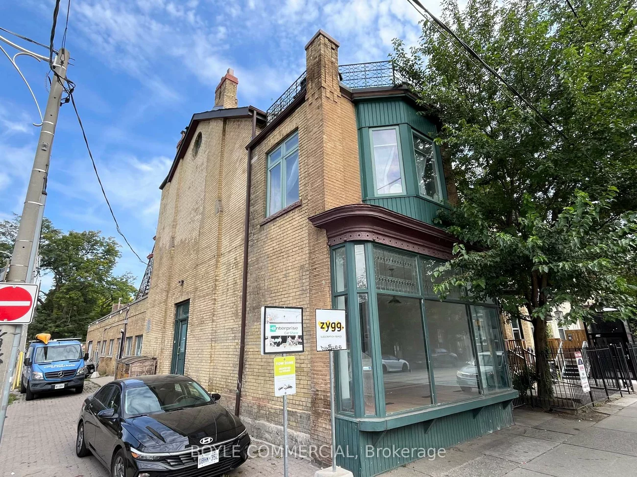410, Dundas, Moss Park, Toronto