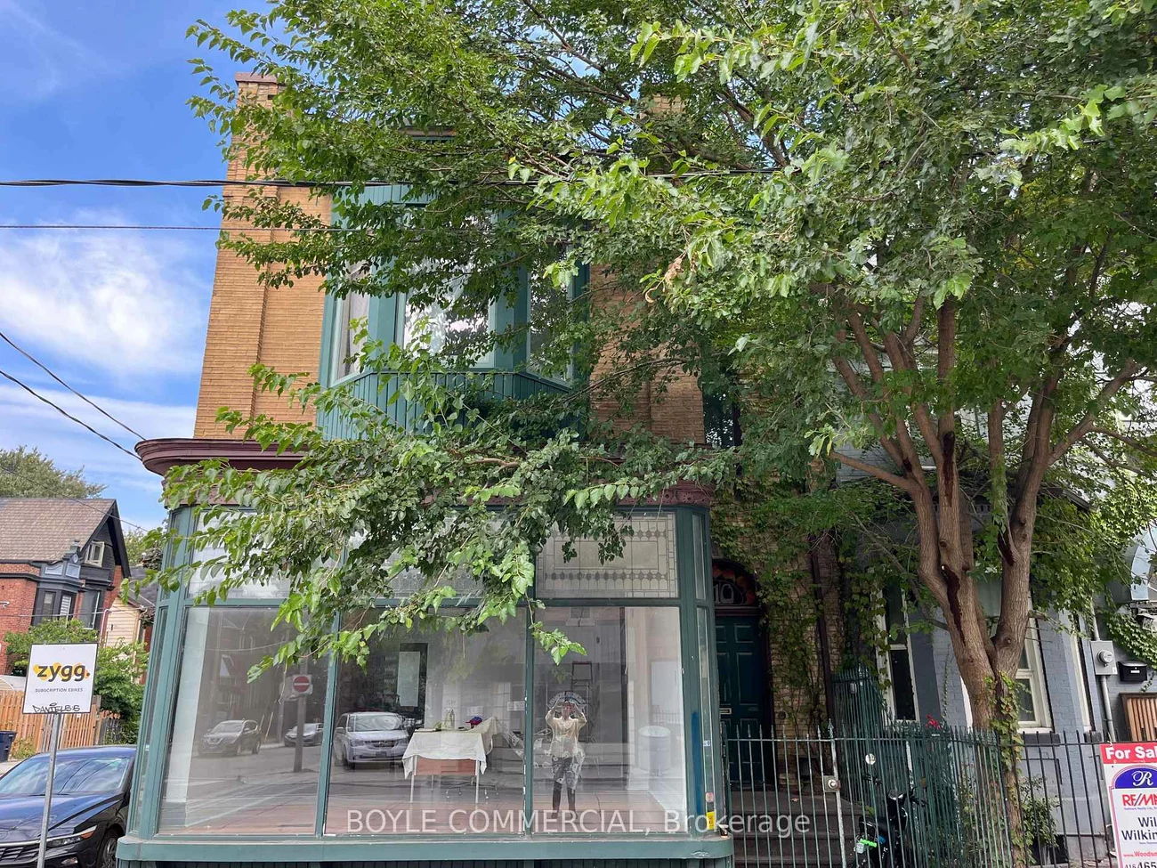 410, Dundas, Moss Park, Toronto